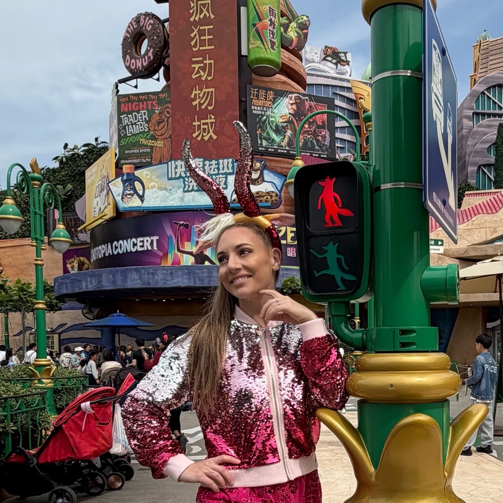 Gazelle sequin Ombre Shanghai Disney Zootopia jacket